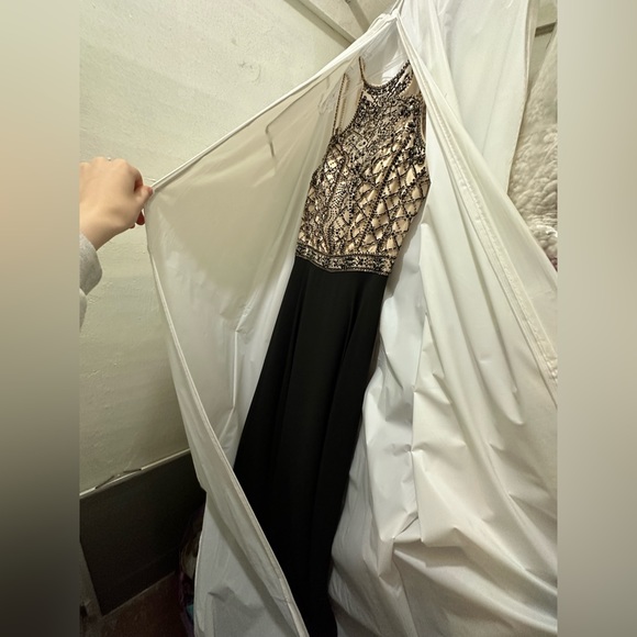 BICICI AND COTY PROM DRESS - Picture 3 of 6